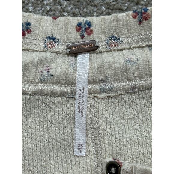 Free People Top Women’s Size XS Ivory Heart to Heart Floral Muslin Slouch Henley - Picture 5 of 10